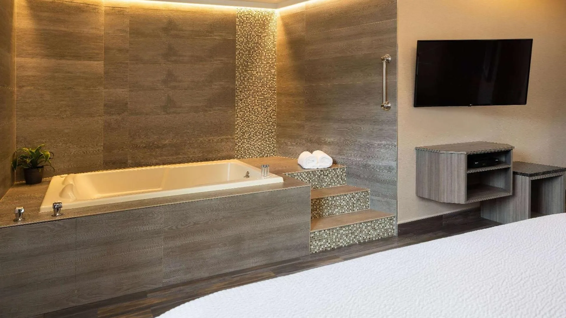 Ramada By Wyndham Bronx Hotel New York 3*,  United States