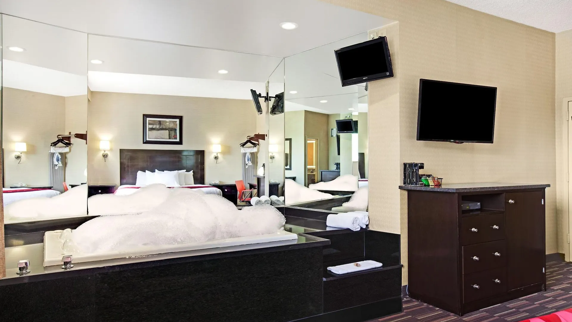 Ramada By Wyndham Bronx Otel New York