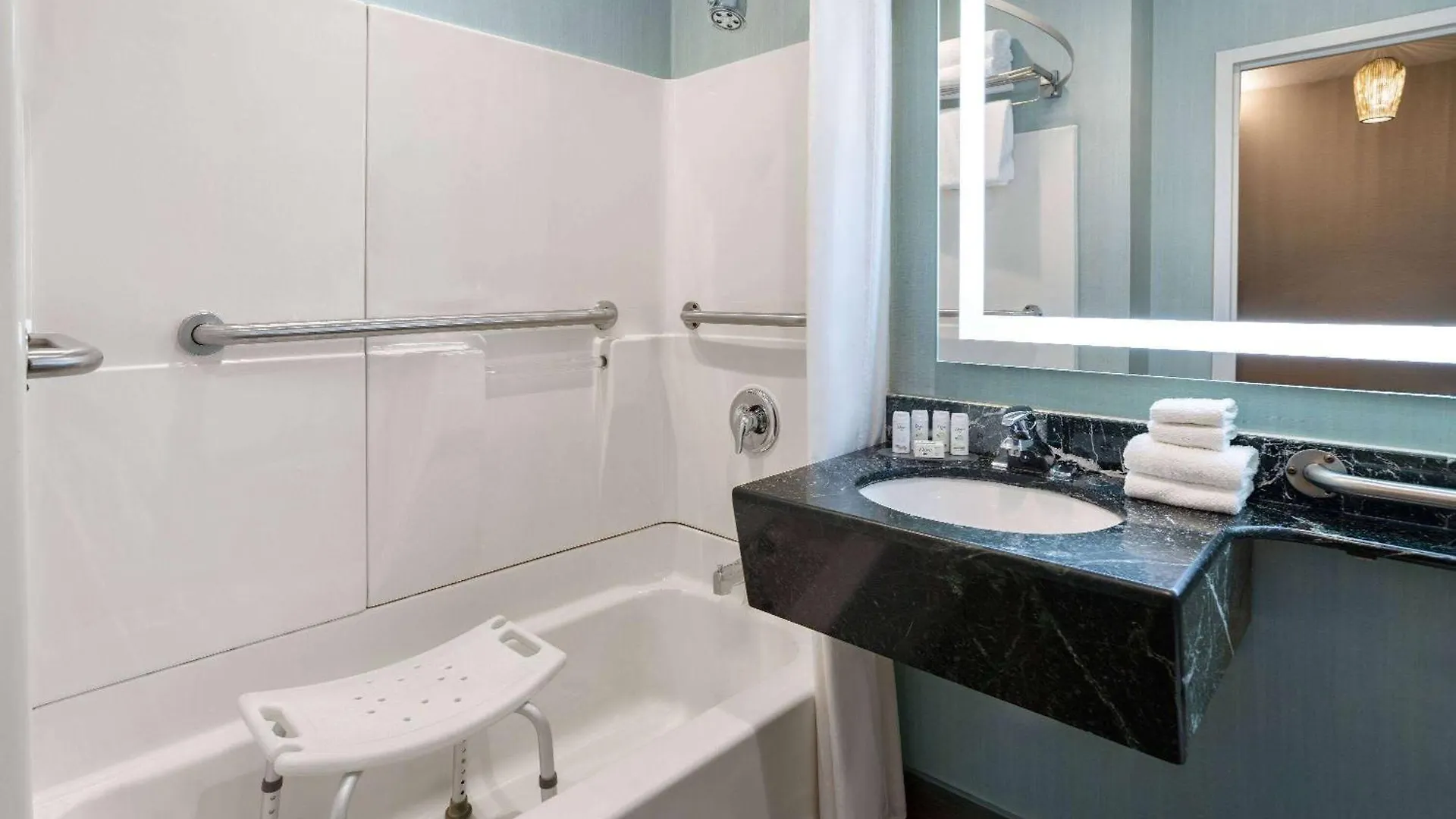 Ramada By Wyndham Bronx Otel New York