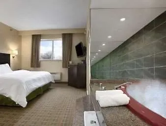 Ramada By Wyndham Bronx Otel New York